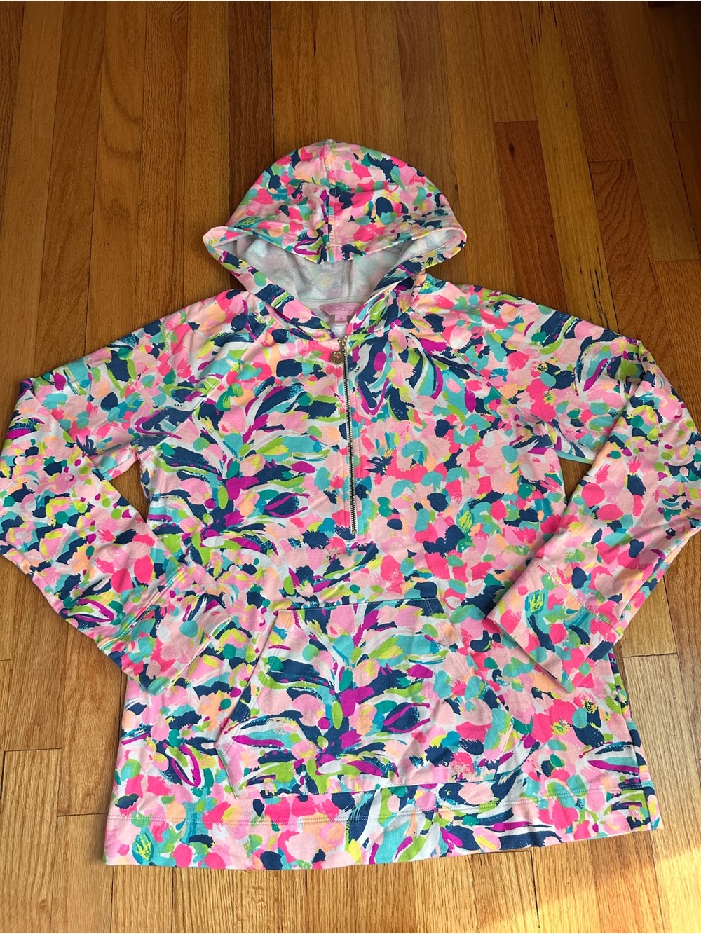 Lilly Pulitzer NWOT Hooded Quarter Zip Pullover Sweatshirt Tropical Print Medium